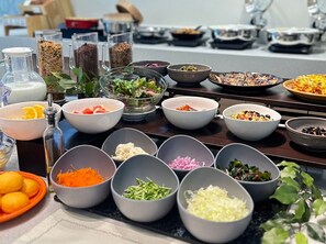 Daily self-serve breakfast (JPY 1650 per person)