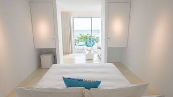 Kahden hengen superior-huone, 1 makuuhuone, lanai, rannan lähellä | 1 makuuhuone, ylelliset vuodevaatteet, untuvapeitot