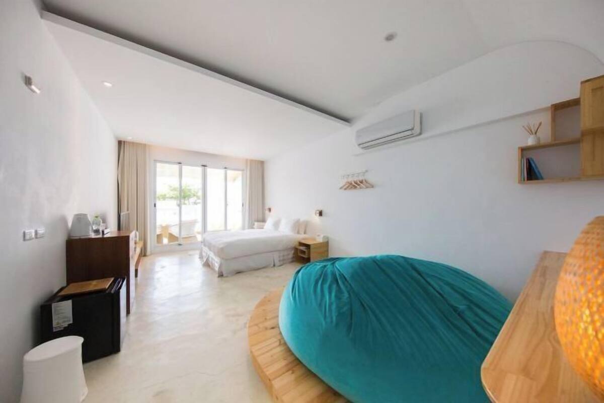 1 kamar tidur, seprai premium, selimut bulu angsa, dan minibar gratis