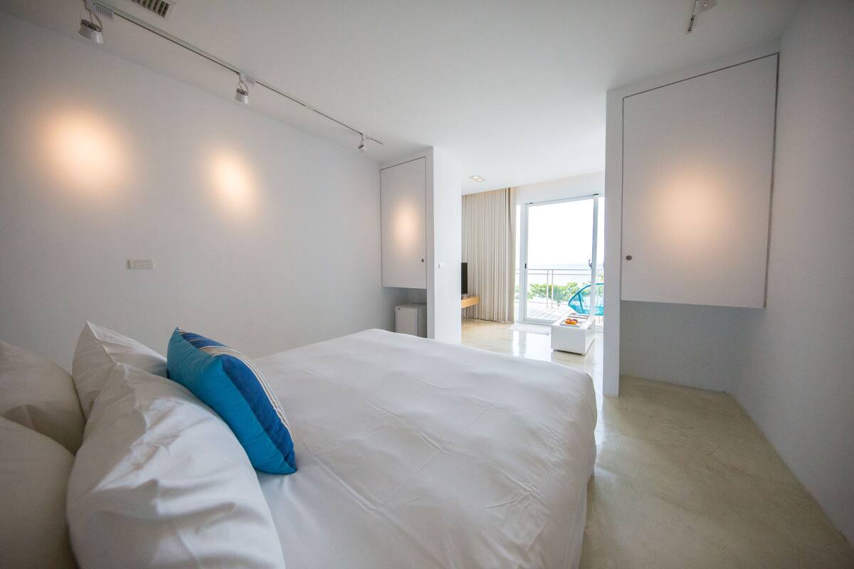Kamar Double Superior, 1 kamar tidur, beranda, menghadap pantai | 1 kamar tidur, seprai premium, selimut bulu angsa, dan minibar gratis