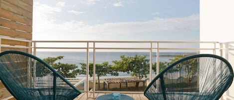 Superior Double Room, 1 Bedroom, Lanai, Beachfront | Balcony