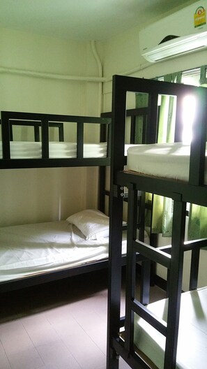Shared Dormitory | Free WiFi - Relax Time Silom - Hostel (Bangkok)