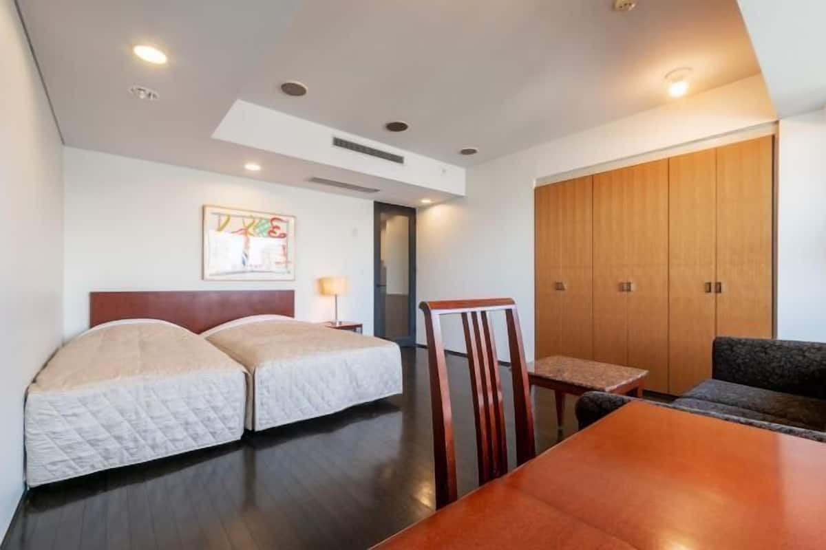 1 bedroom, in-room safe, iron/ironing board, free WiFi