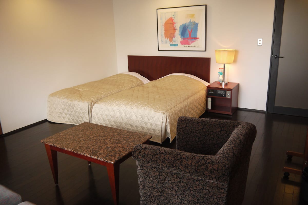 1 bedroom, in-room safe, iron/ironing board, free WiFi
