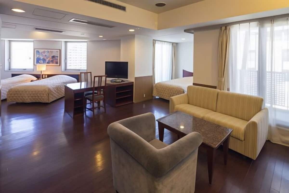 1 bedroom, in-room safe, iron/ironing board, free WiFi