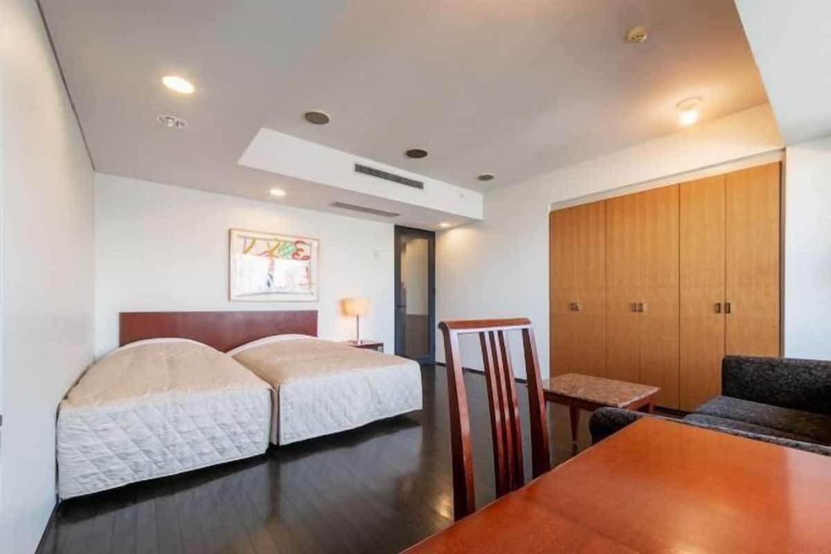 1 bedroom, in-room safe, iron/ironing board, free WiFi