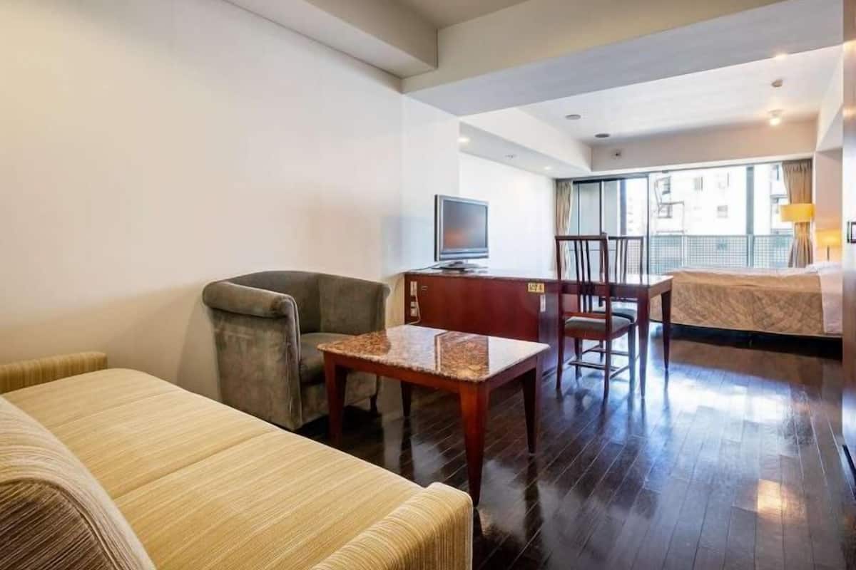 1 bedroom, in-room safe, iron/ironing board, free WiFi
