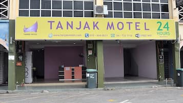 Mặt tiền nơi lưu trú