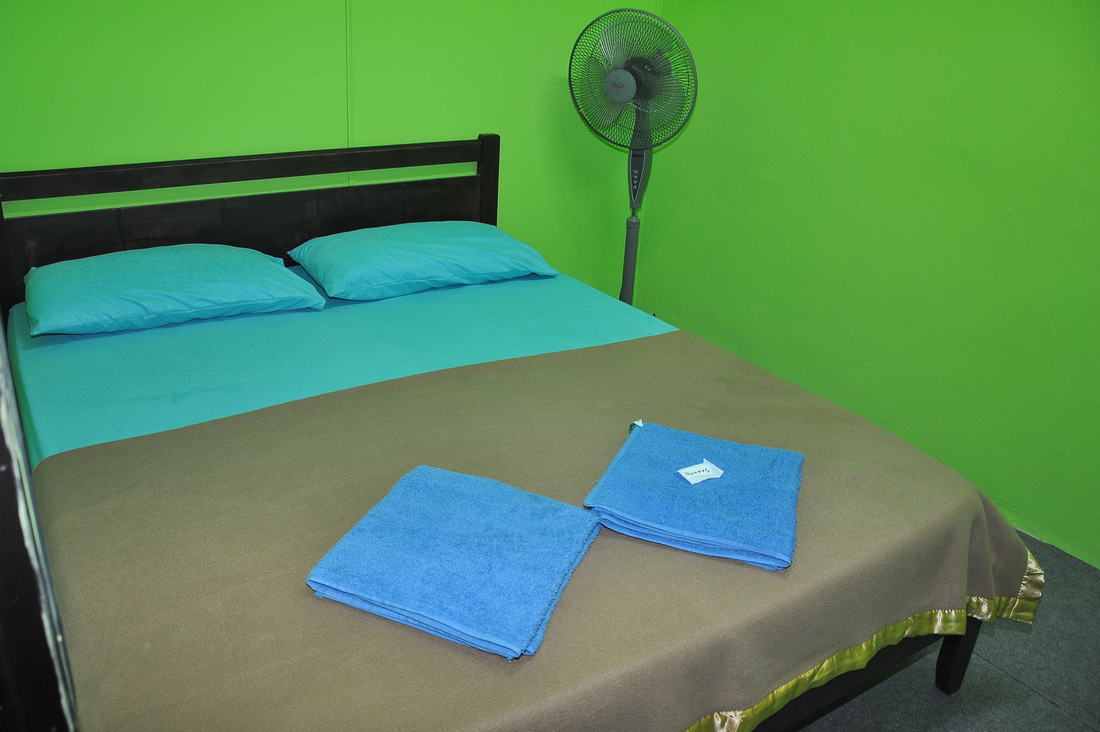 مكواة/لوح كي وواي فاي مجانًا وملاءات أسرّة