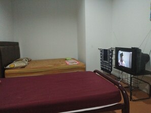 Habitación familiar (Budget) | Tabla de planchar con plancha y Internet por cable gratuito