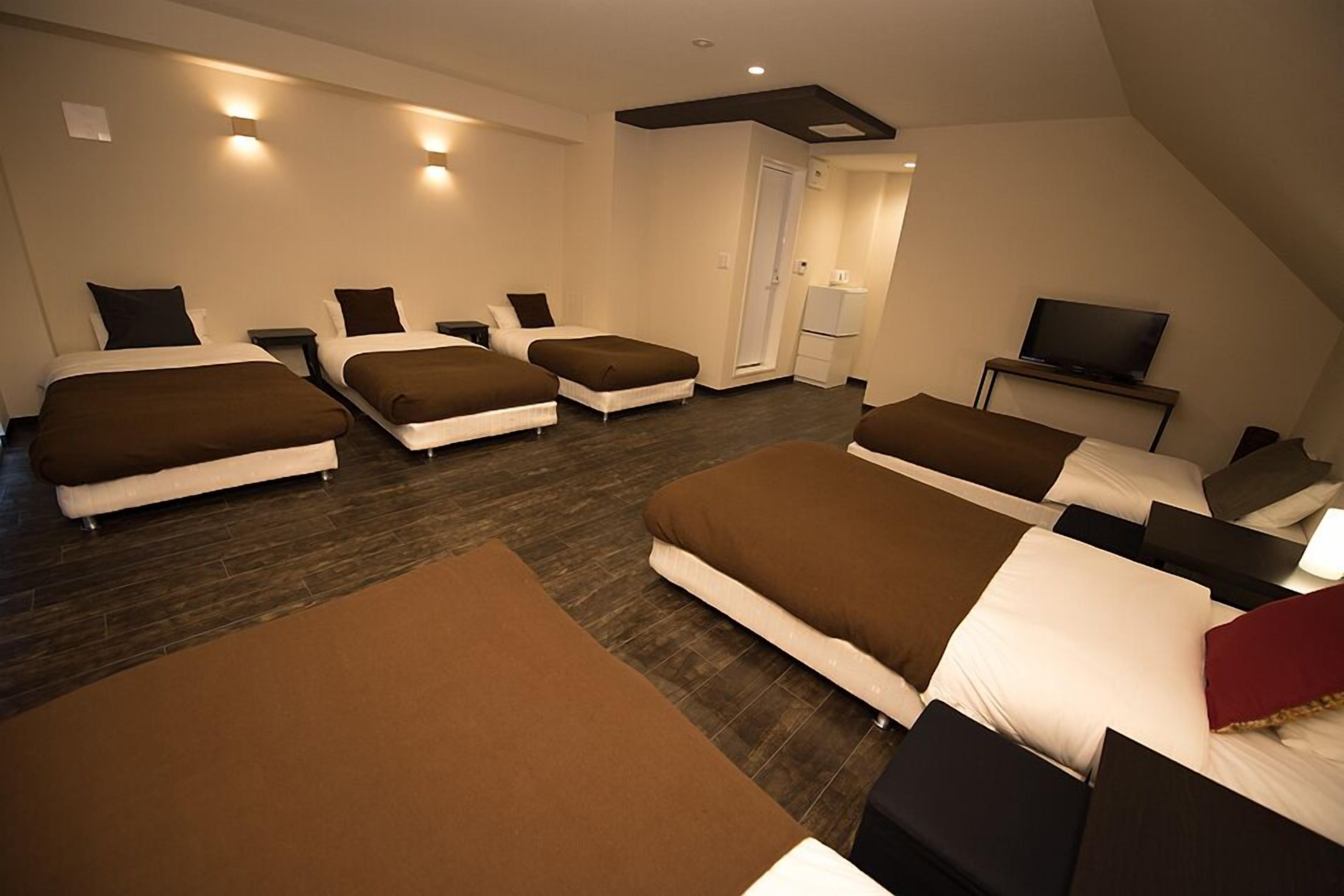 delux family room w/bathroom | 1 bedroom, free wifi, bed sheets