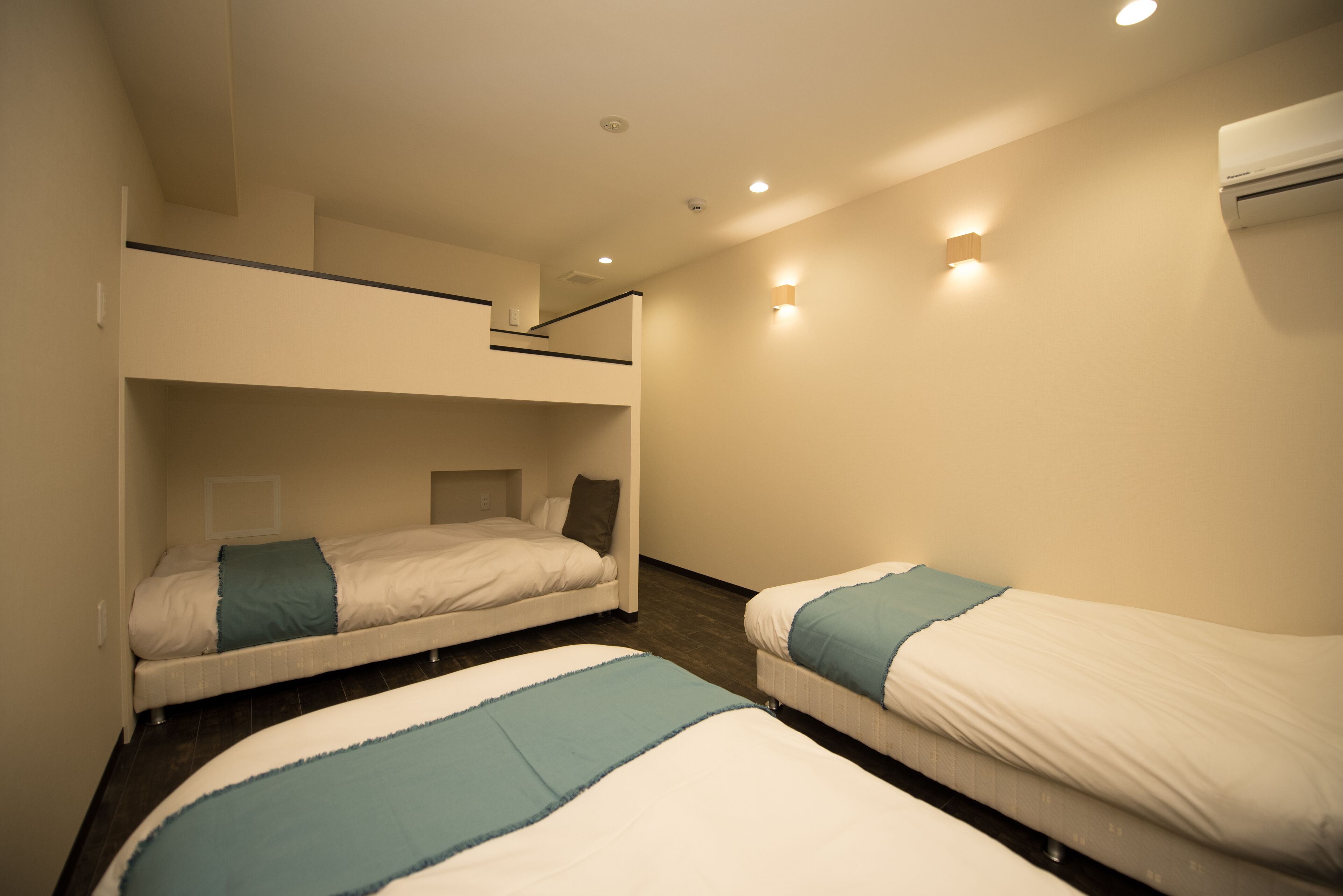 family room, 4 bedrooms | 1 bedroom, free wifi, bed sheets