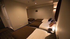 패밀리 쿼드룸, 침실 4개 (Family Room (4 Beds) w/Bathroom	) | 무료 WiFi, 침대 시트