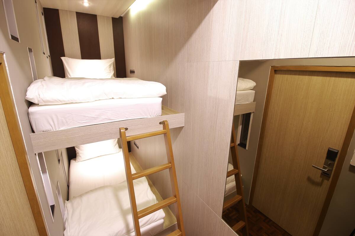 Exclusive Shared Dormitory | Soundproofing, WiFi (free), bed sheets