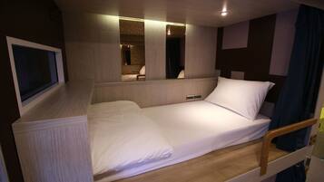 Soundproofing, free WiFi, bed sheets