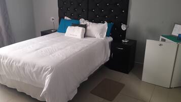 Basic Double Room, 1 Double Bed | Desk, free WiFi, bed sheets