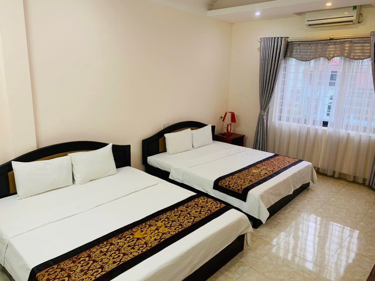 Basic Double or Twin Room, 2 Single Beds | Premium bedding, minibar, desk, laptop workspace