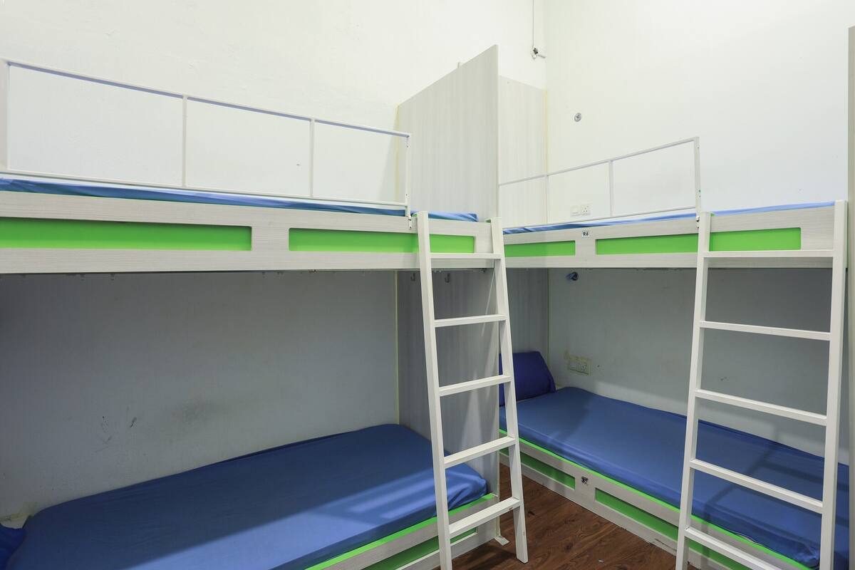 Shared Dormitory, Mixed Dorm | Free WiFi, bed sheets