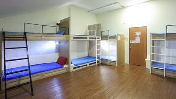 Free WiFi, bed sheets