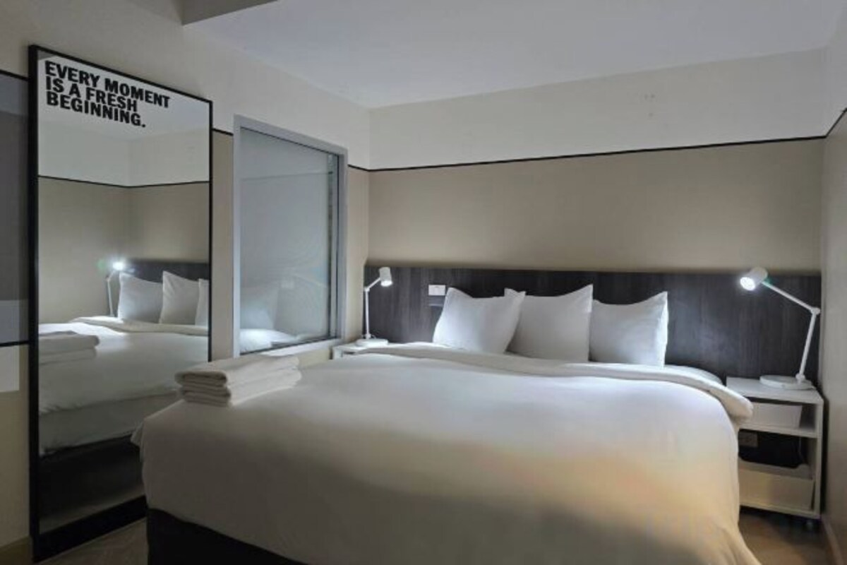 No.6 Garden Escape: King Bed + Bathtub (Ground Floor)