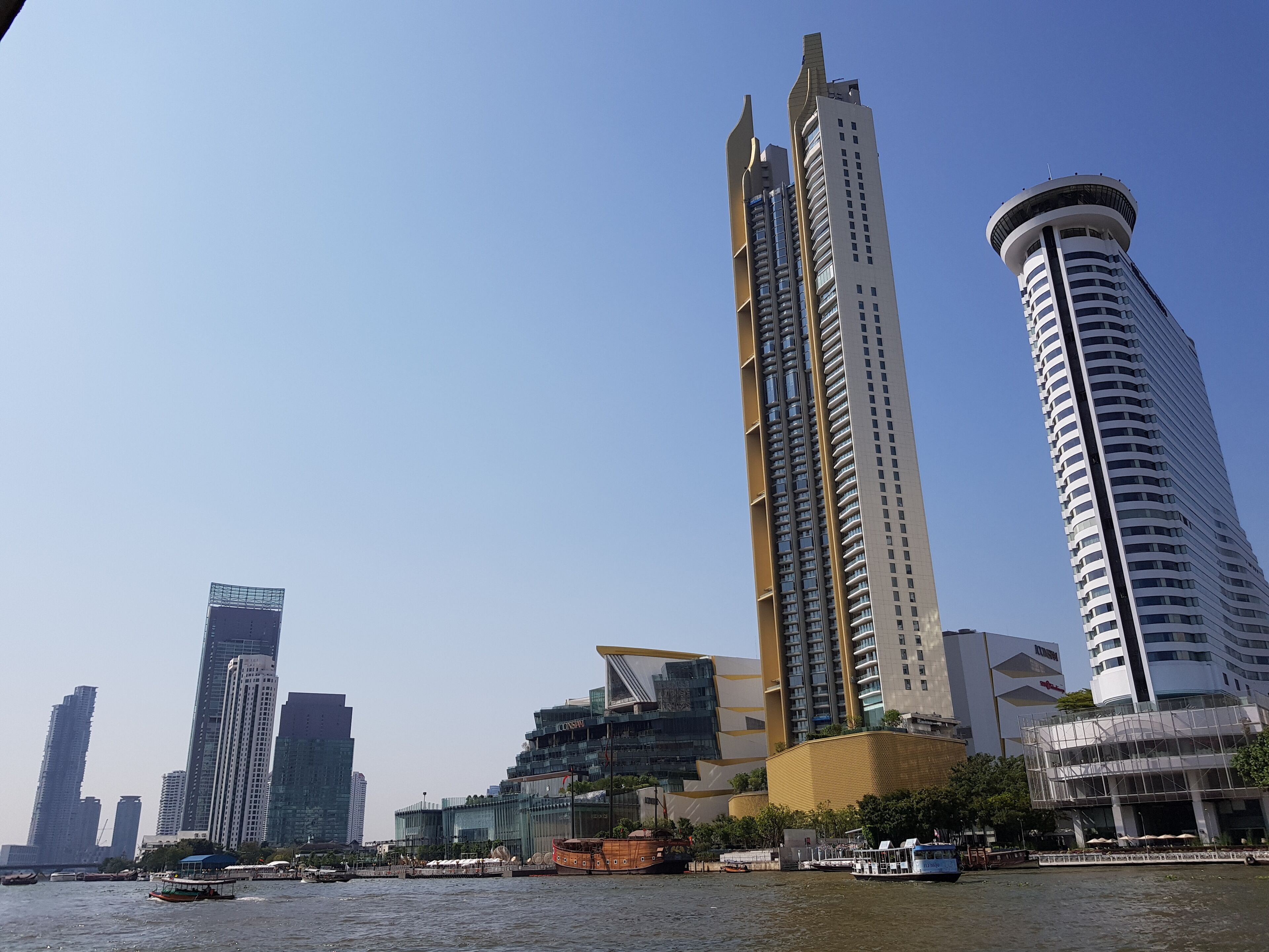 Photo - Somewhere to Escape - Hometel