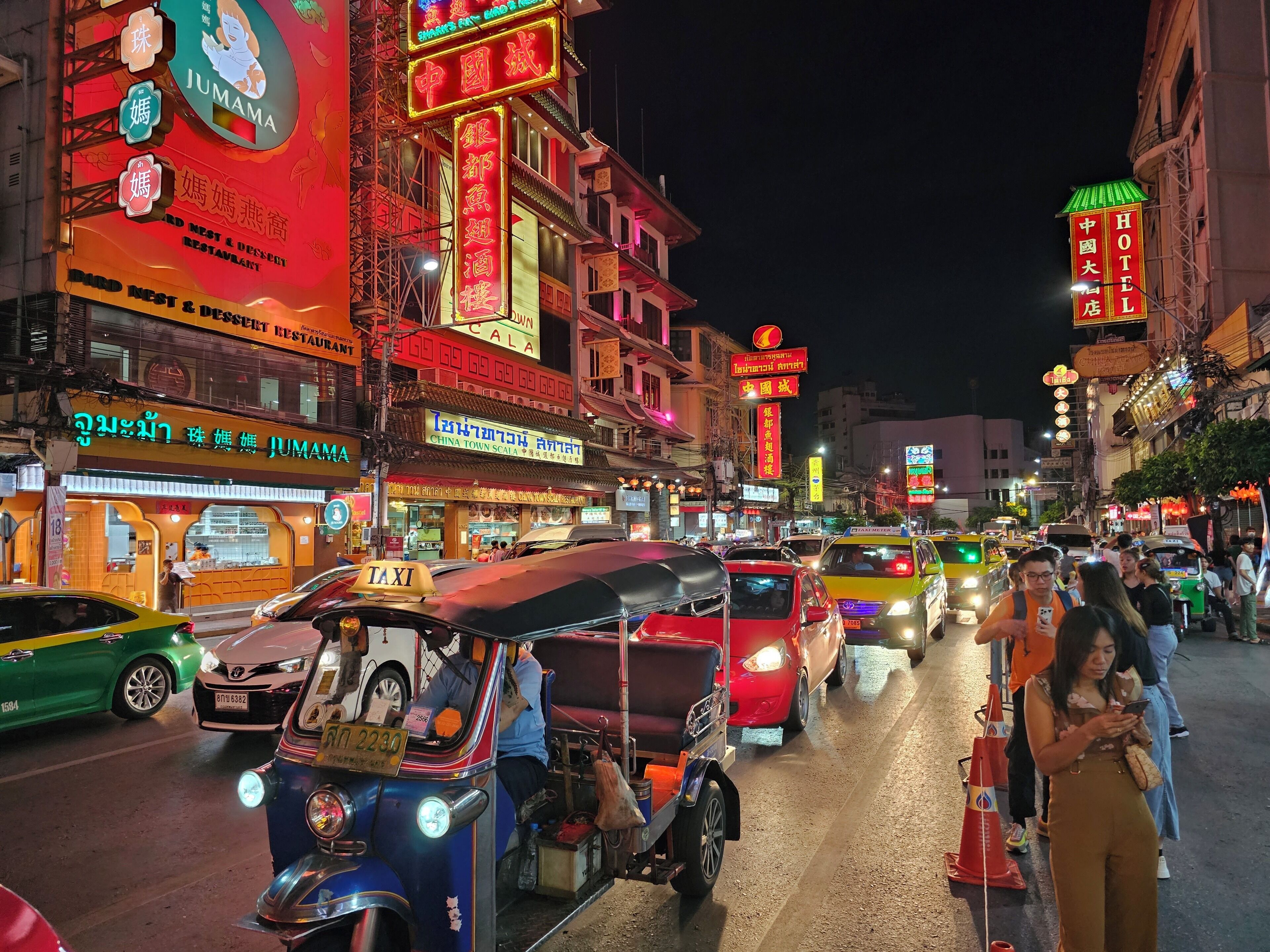 Photo - Somewhere to Escape - Hometel