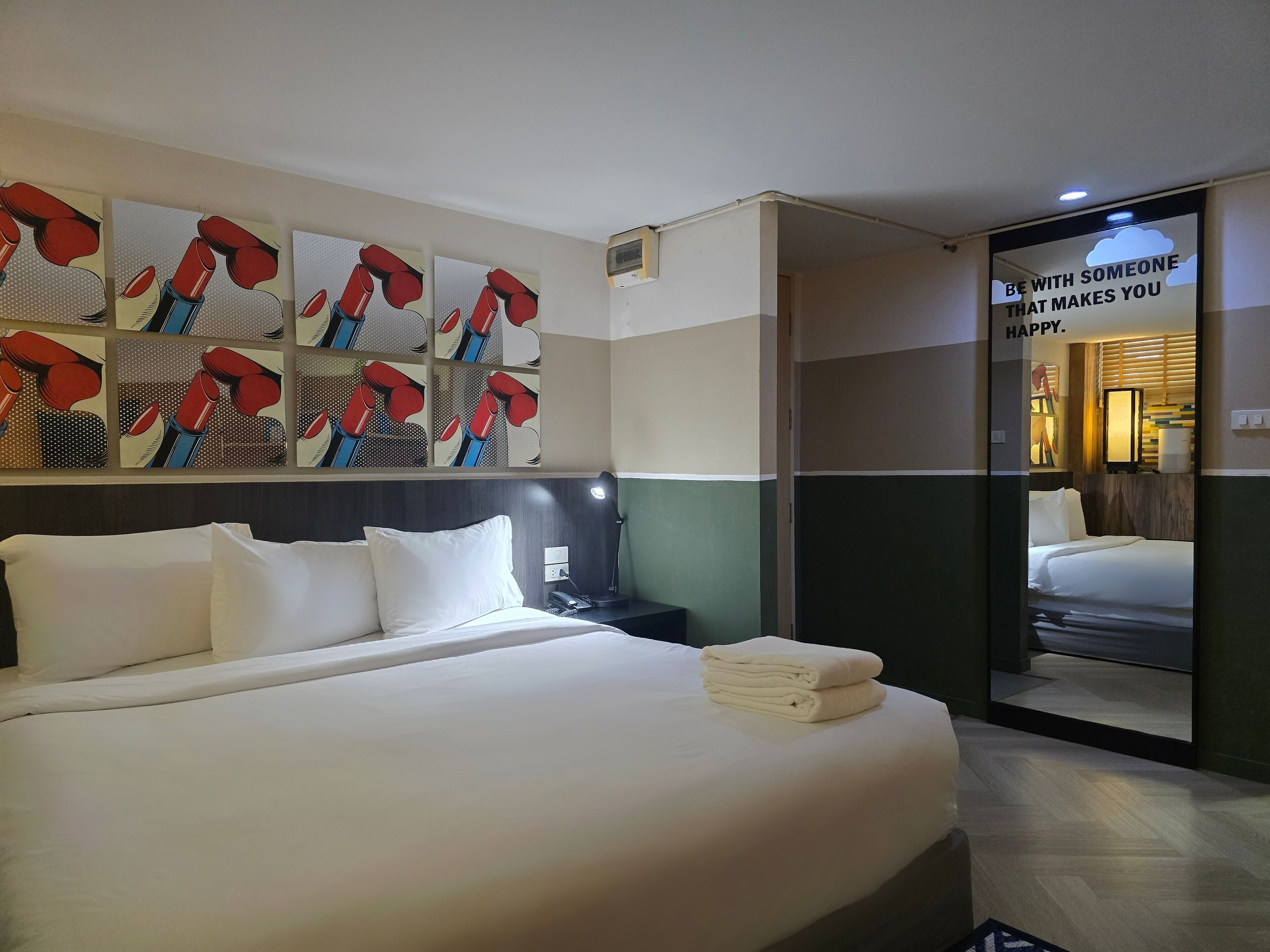 No.3 King Bed Studio : King bed + working table | Individuelt dekorert, individuelt innredet, skrivebord og lydisolert