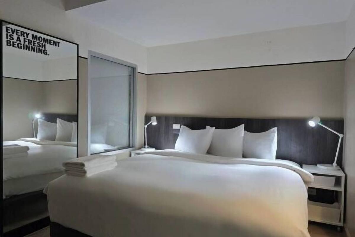 Individually decorated, individually furnished, desk, soundproofing