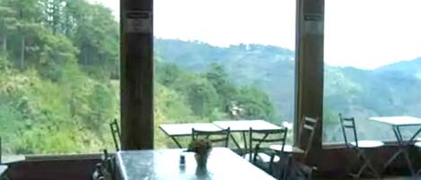 Breakfast, lunch, dinner served; local and international cuisine