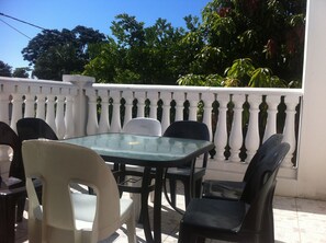 Terrace/patio - Upper Room Guest House (Francistown)