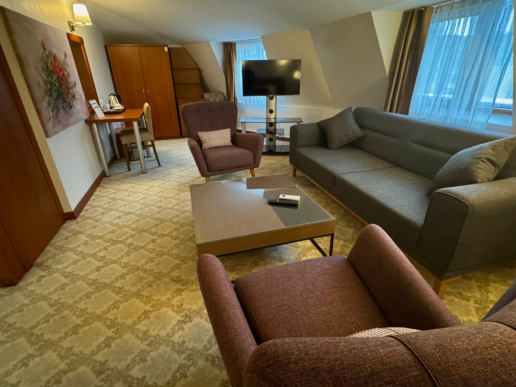 Suite | Minibar, in-room safe, desk, soundproofing