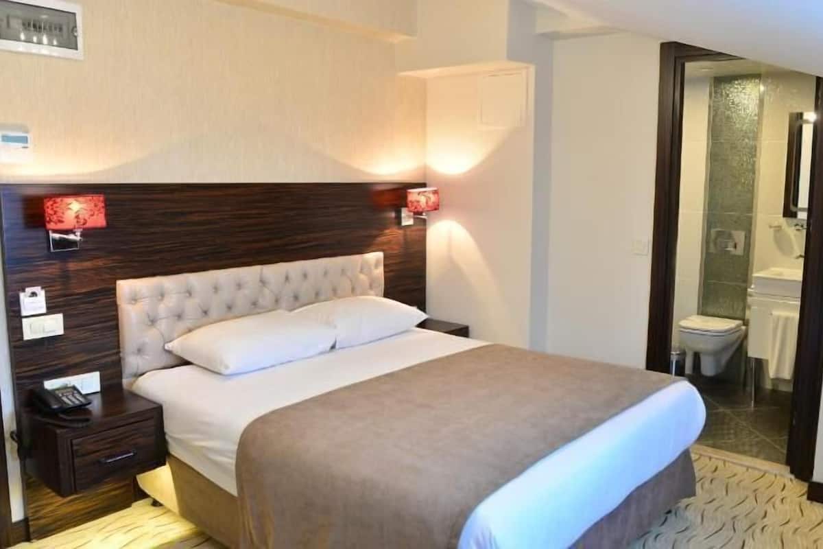 Minibar, in-room safe, desk, soundproofing