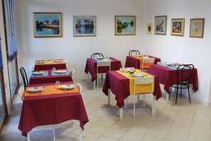 Desayuno continental incluido todos los días