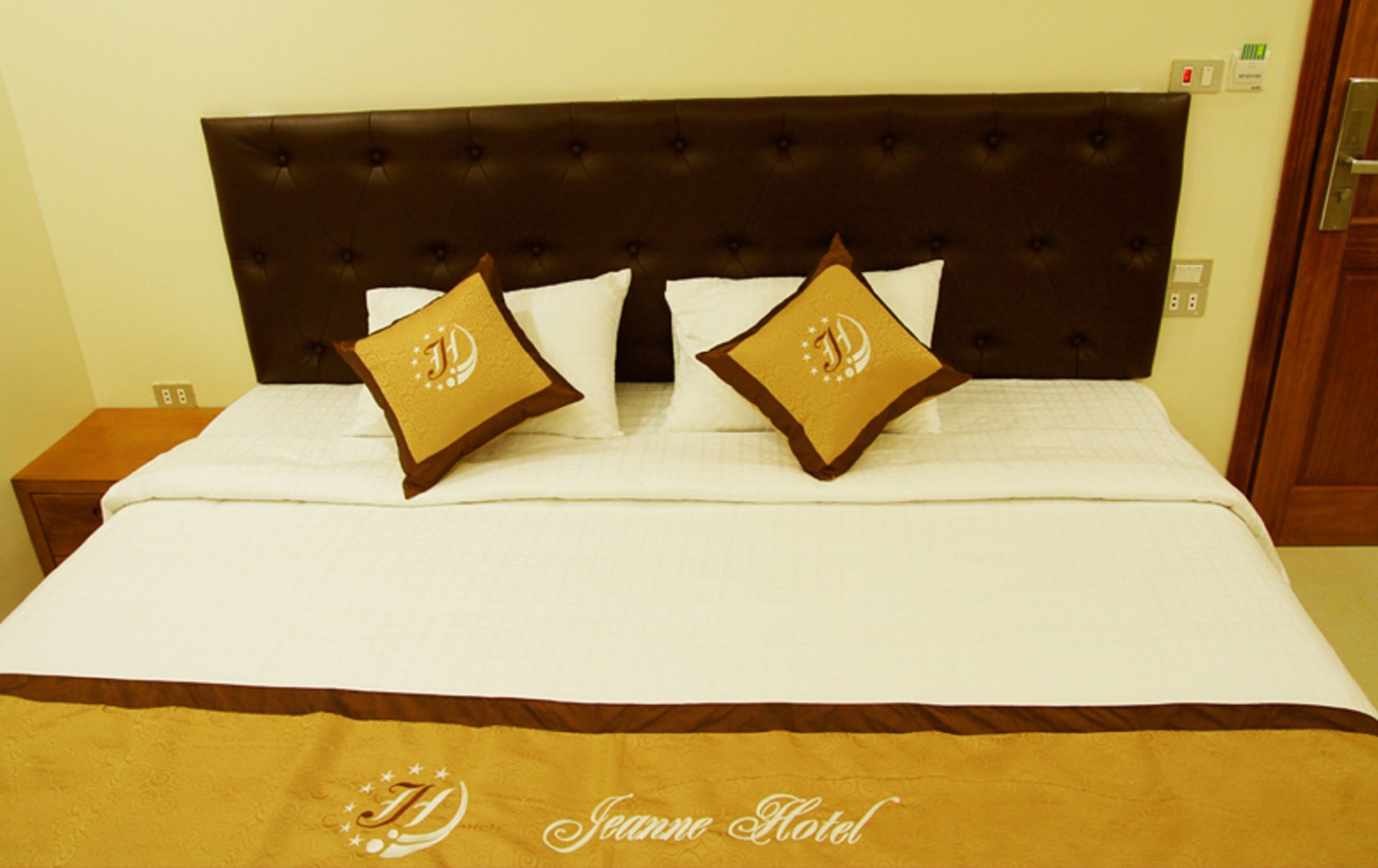 1 bedroom, premium bedding, pillow-top beds, minibar