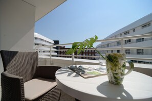 Suite, 1 Bedroom | Courtyard view - Empire Apart (Wroclaw)