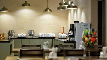 Petit déjeuner coréen (15000 KRW par personne)