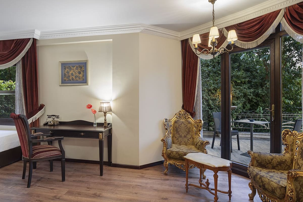 Double Twin Room | Luxe beddengoed, bedden met traagschuimmatras, een minibar