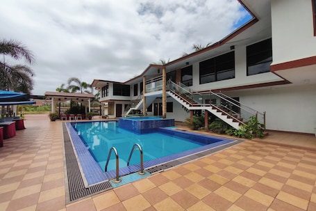 Outdoor pool. AlSafina Kijal Beach Resort & Restaurant