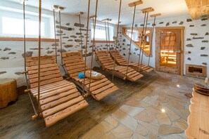 Sauna, bain à remous, massages aux pierres chaudes