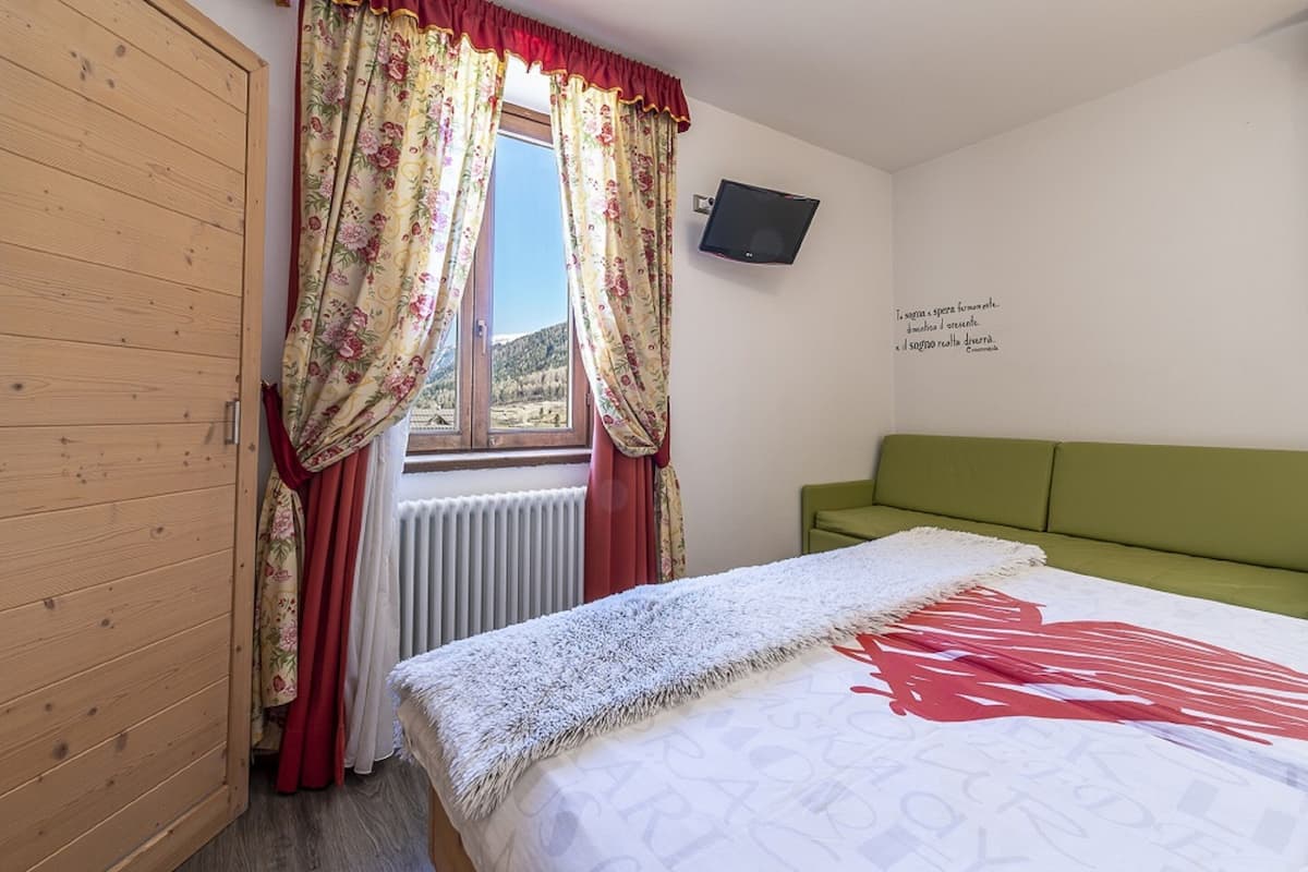 Triple Room, Balcony | In-room safe, desk, free WiFi, bed sheets
