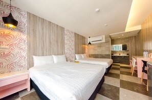 Deluxe Quadruple Room | Desk, blackout drapes, iron/ironing board, free WiFi - Princess & Elephant Hotel (Tainan)