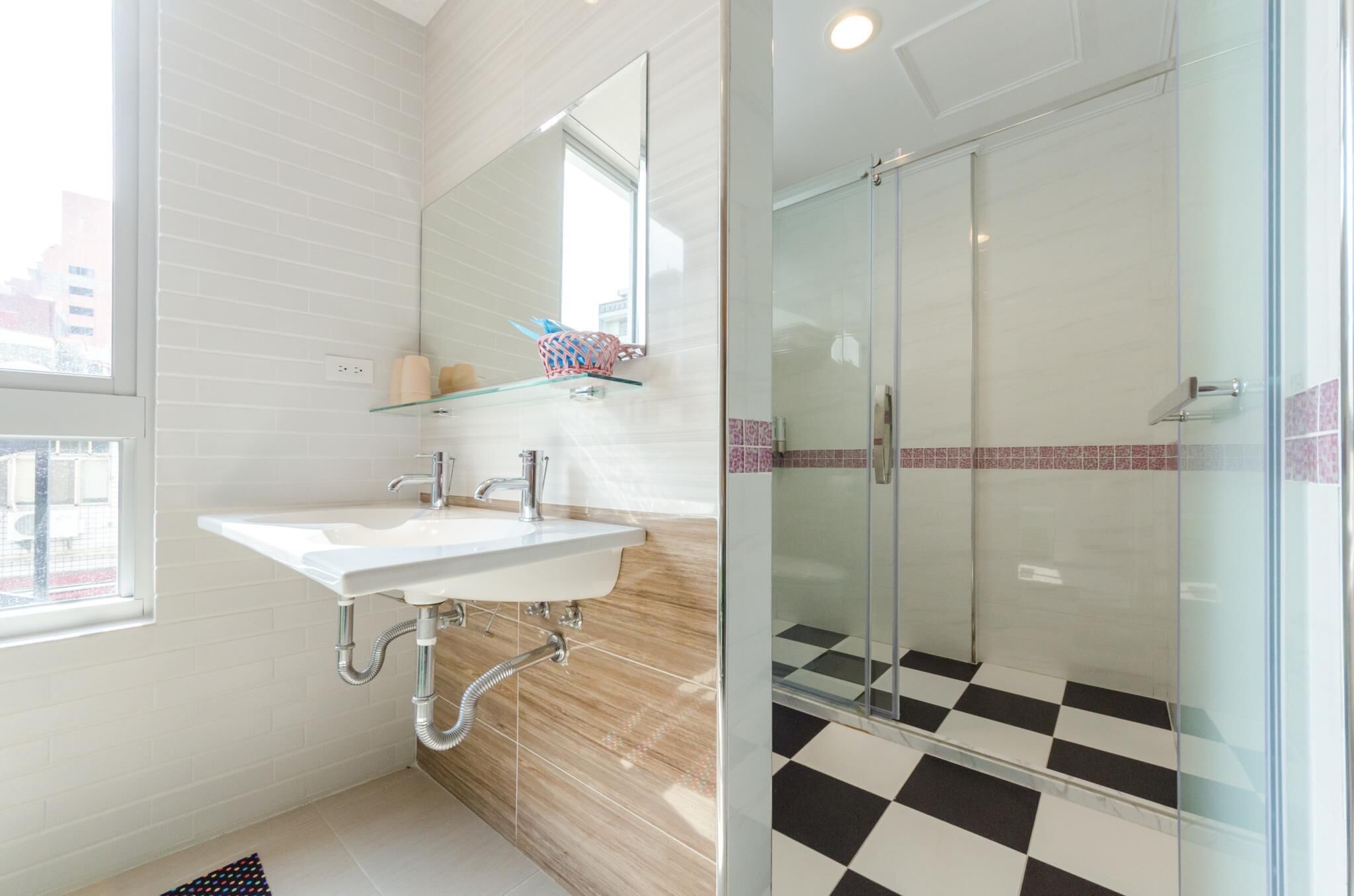 family quadruple room | bathroom | shower, free toiletries, hair dryer, slippers