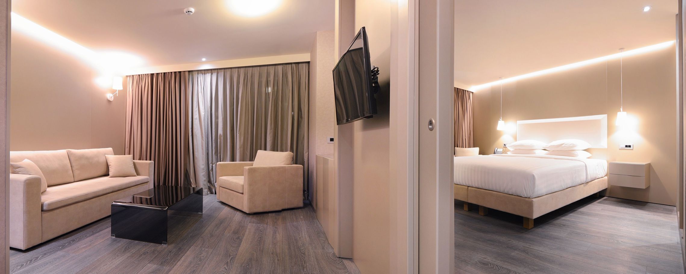 Hochwertige Bettwaren, Minibar, Zimmersafe, Schreibtisch