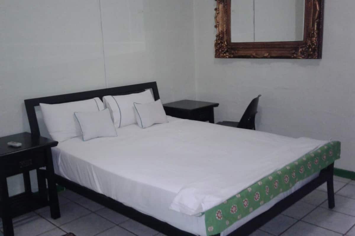 Economy Double Room | Desk, free WiFi