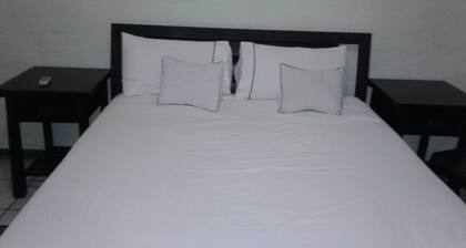 Kazungula Guest House