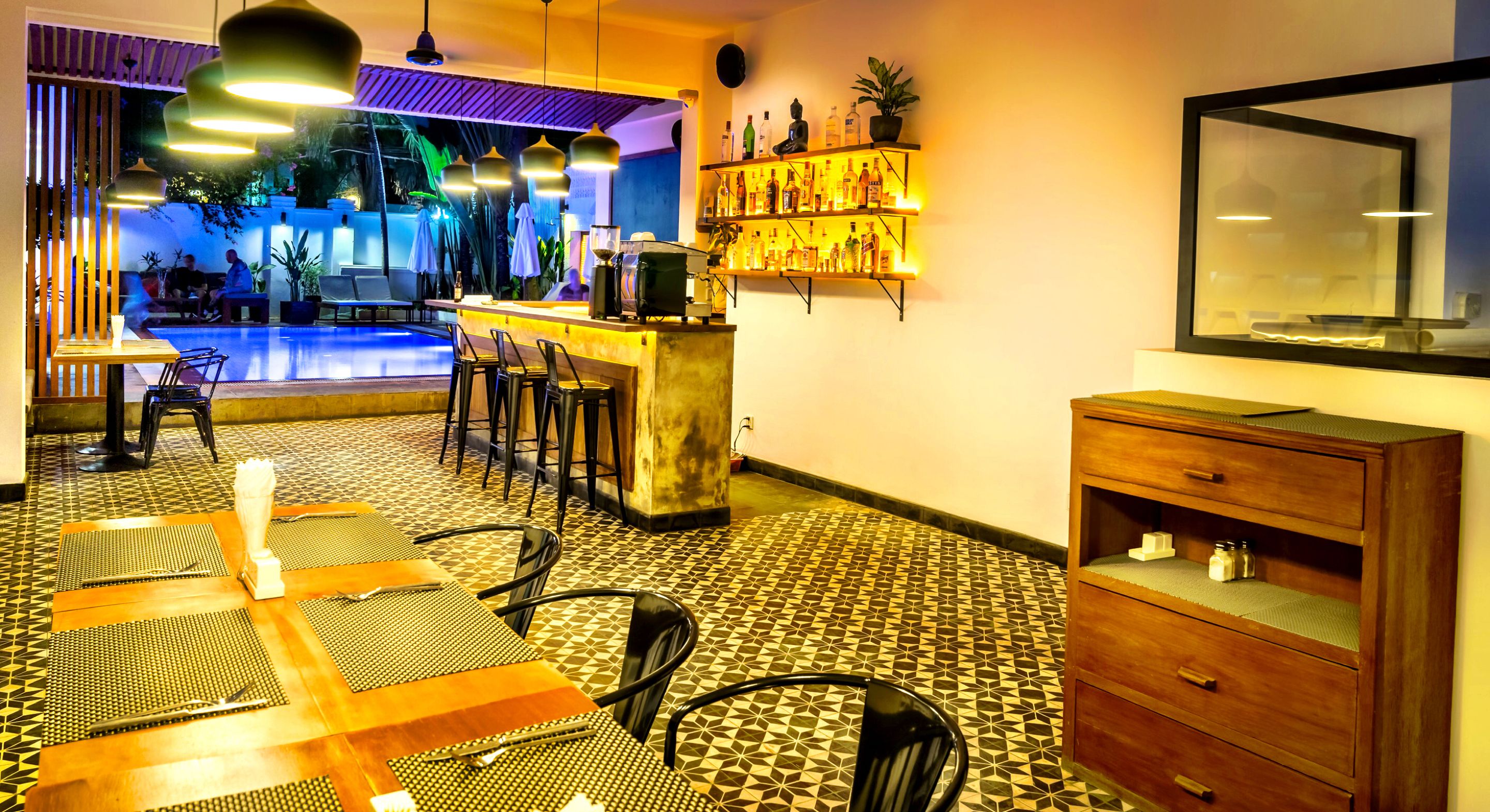 poolside bar