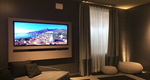 고급 침구, 오리/거위털 이불, 객실 내 금고, 각각 다른 스타일의 인테리어