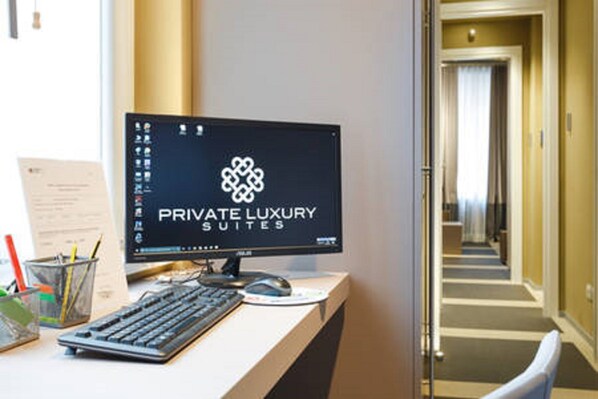 Presidential Suite, 3 Bedrooms | Business center - Private Luxury Suite (Rome)