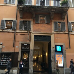 Presidential Suite, 3 Bedrooms | Premium bedding, down comforters, in-room safe, individually decorated - Private Luxury Suite (Rome)