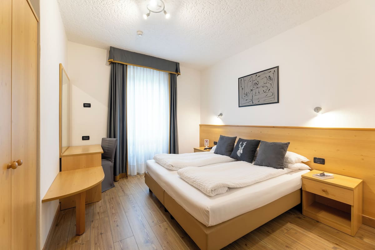 In-room safe, desk, free WiFi, bed sheets